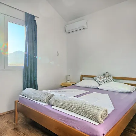 Family Friendly House With A Swimming Pool Kastel Stari, Kastela - 22138 *