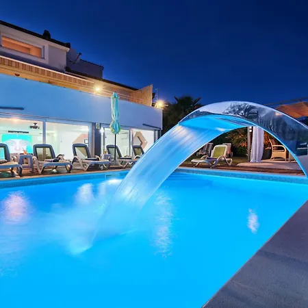 Dom wakacyjny Family Friendly House With A Swimming Pool Kastel Stari, Kastela - 22138 *