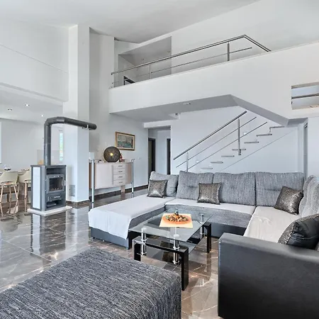 Dom wakacyjny Family Friendly House With A Swimming Pool Kastel Stari, Kastela - 22138