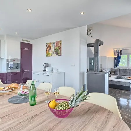 Family Friendly House With A Swimming Pool Kastel Stari, Kastela - 22138 Dom wakacyjny *